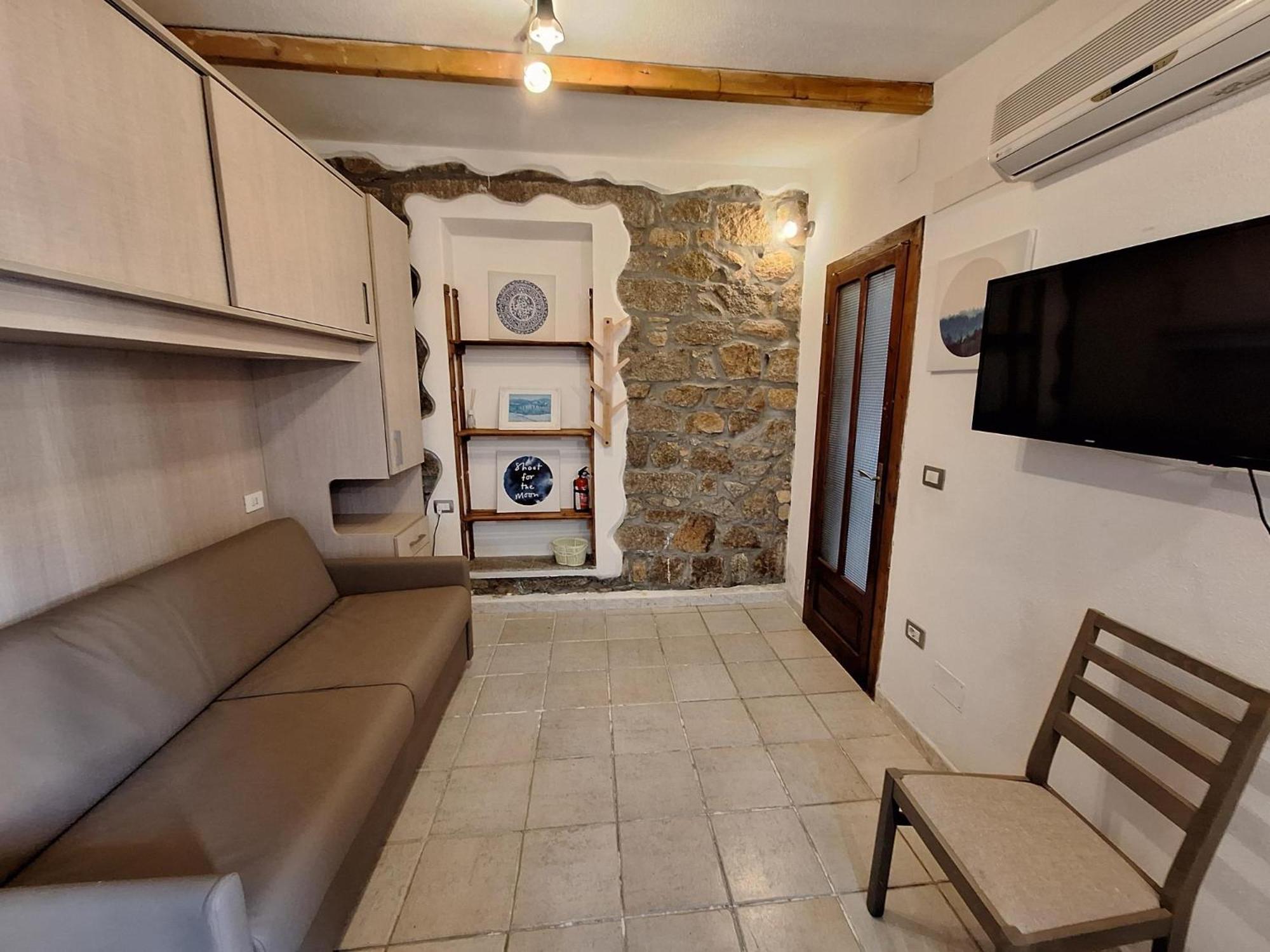 Mini Casa Per Brevi Soggiorni - Rione Due Strade * La Maddalena (Sassari)
